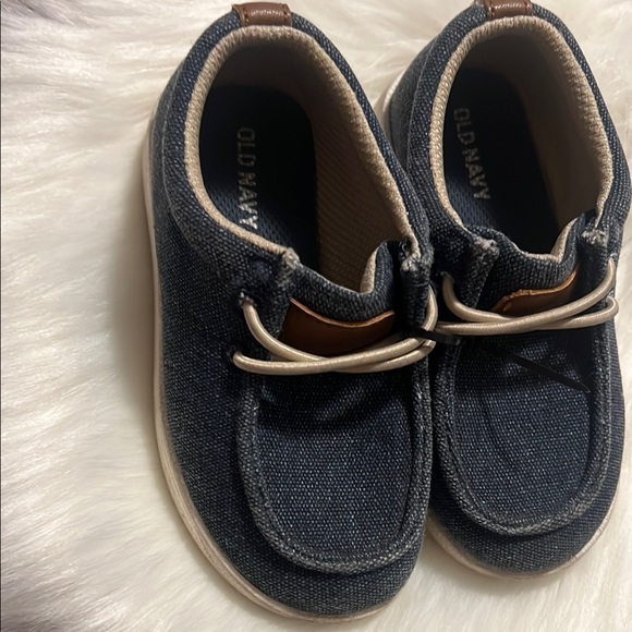 Old Navy Blue Moccasin Shoes with Classic Design - Picture 2 of 6